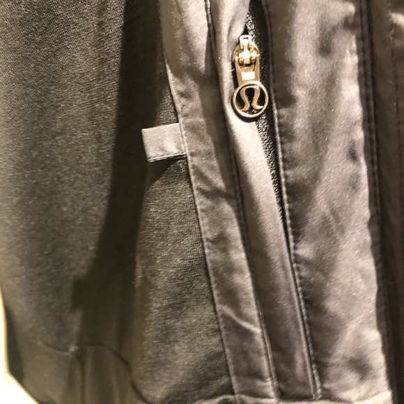 Lululemon reflective reversible wind jacket size 4 - Picture 5 of 8